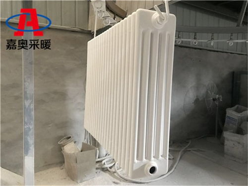 渦陽QFGZ511鋼五柱散熱器 專為農(nóng)業(yè)大棚設(shè)計(jì)的鋼制散熱解決方案